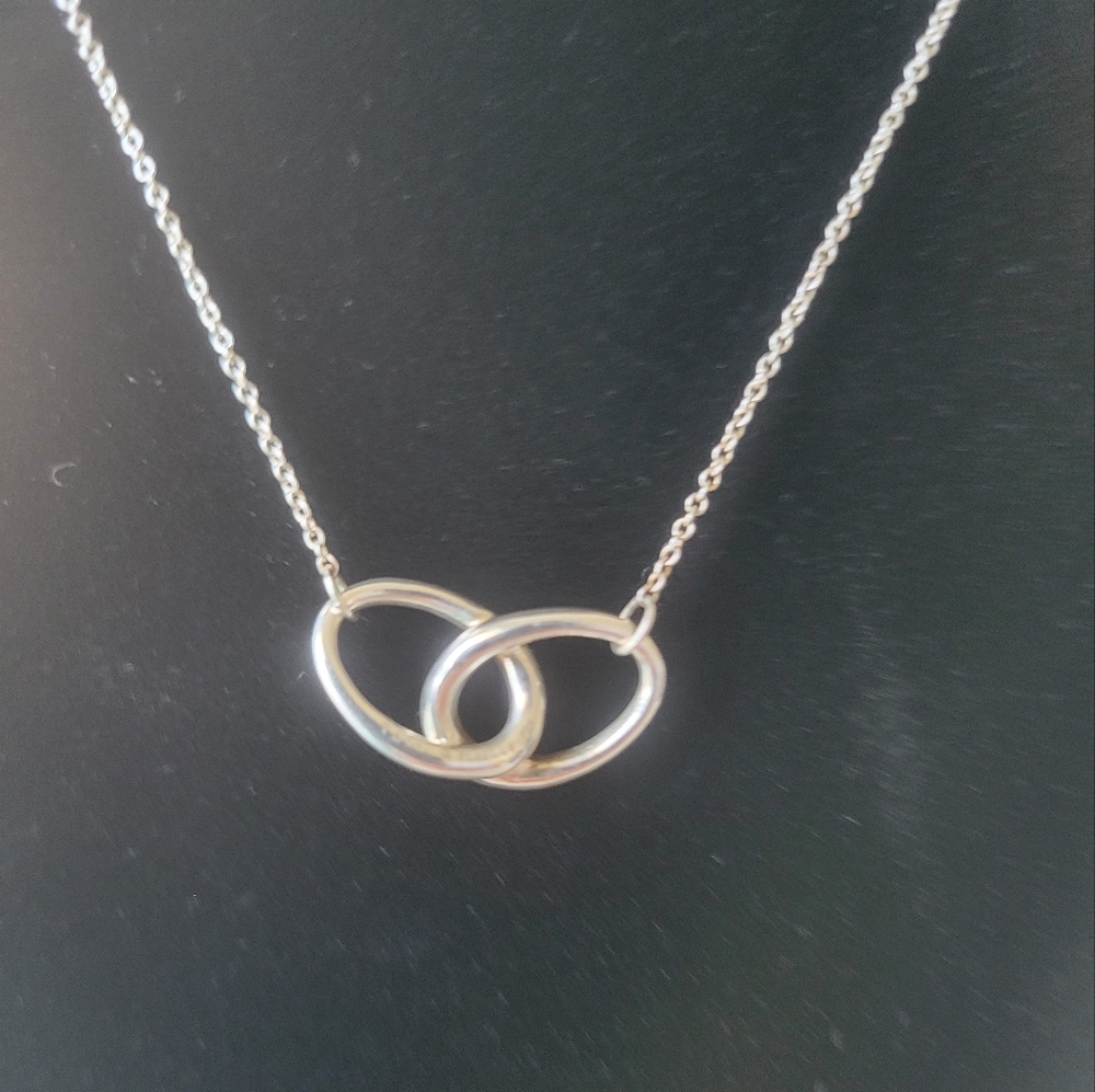 Tiffany & Co. 16.75" Interlocking Oval Charm Necklace Silver Peretti w Box/Dust